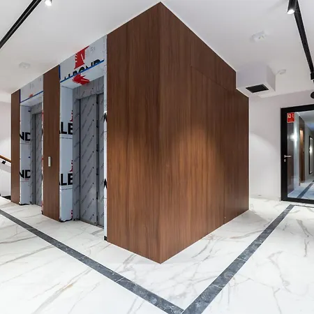 Nadmotlawie Chic By Bookinghost *