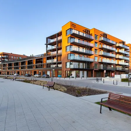 Nadmotlawie Chic By Bookinghost