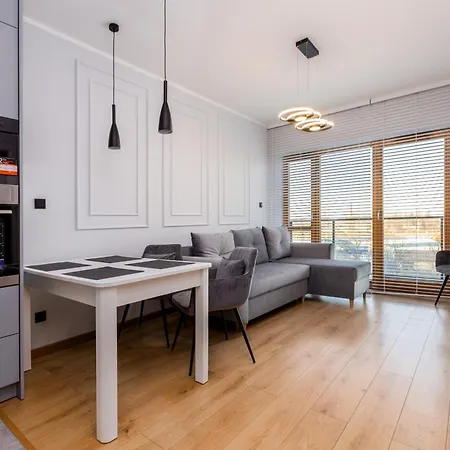 Nadmotlawie Chic By Bookinghost *