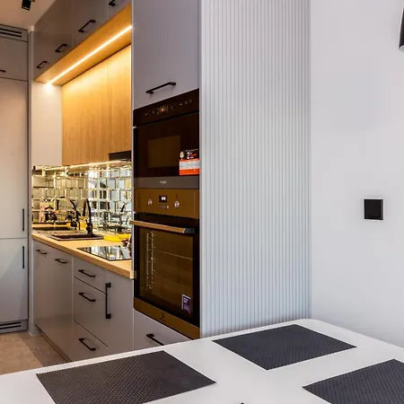 Nadmotlawie Chic By Bookinghost *