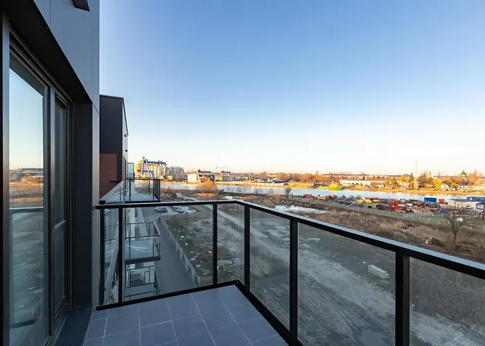 Nadmotlawie Chic By Bookinghost