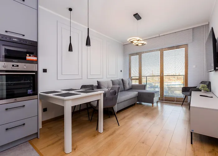 Nadmotlawie Chic By Bookinghost *