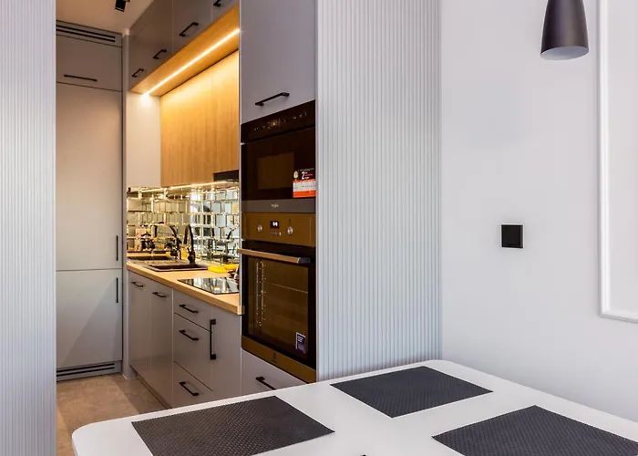 Nadmotlawie Chic By Bookinghost *